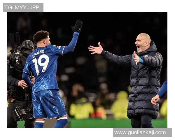 德甲精彩对决切尔西与里昂战成平局帽子戏法引发全场狂欢解析战术布局