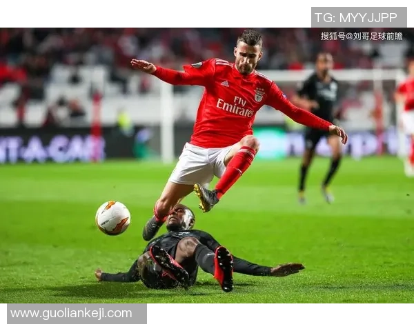 国王杯激战本菲卡与尤文图斯战平乌龙球成比赛转折点引发热议