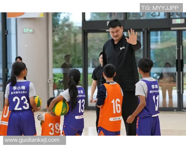 姚明电音节盛况空前音乐与篮球的激情碰撞引发狂欢盛宴