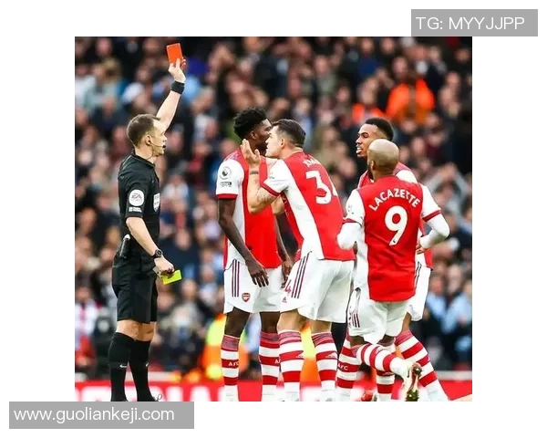 曼城友谊赛大胜阿森纳红牌事件引发全场热议与数据分析