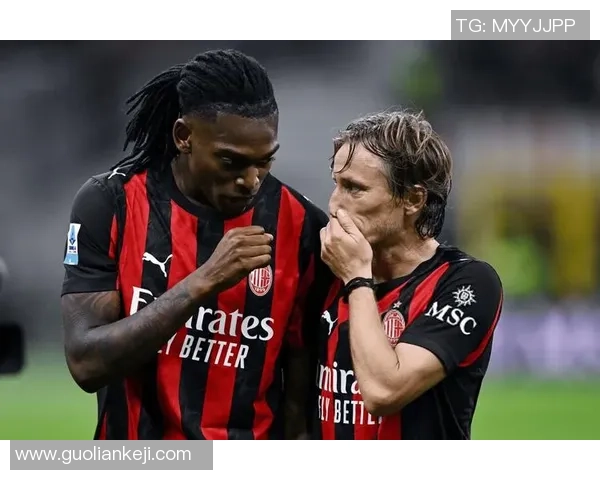 英超激战AC米兰狂胜那不勒斯五球大捷赛后分析引发热议