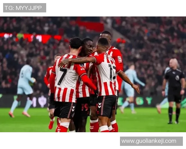 欧冠历史冷门波尔图逆转曼联红牌风波引发全场热议