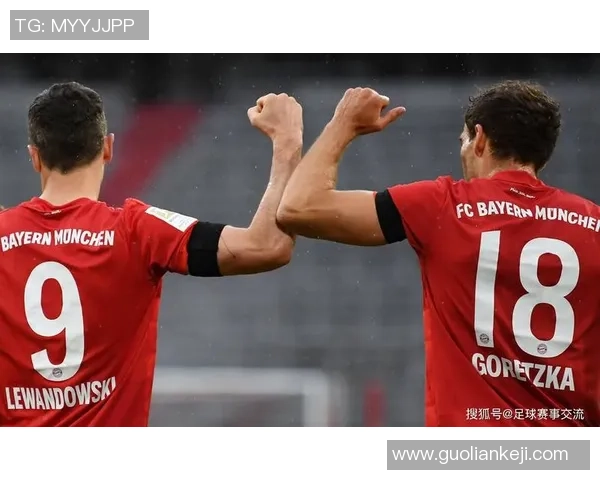 世界杯精彩对决那不勒斯与拜仁激战成平引发争议判罚热议 世界杯精彩对决那不勒斯与拜仁激战成平引发争议判罚热议