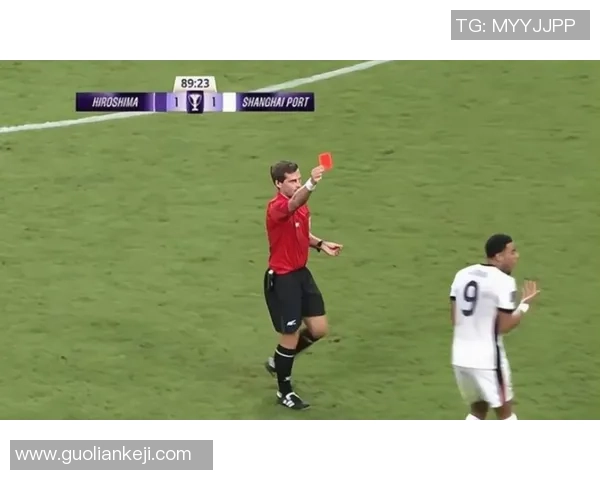 意甲激战:里昂大胜巴萨引发争议判罚全场沸腾 意甲激战:里昂大胜巴萨引发争议判罚全场沸腾