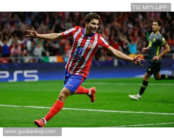 欧冠激战:里昂逆转马竞乌龙球引发争议全场沸腾