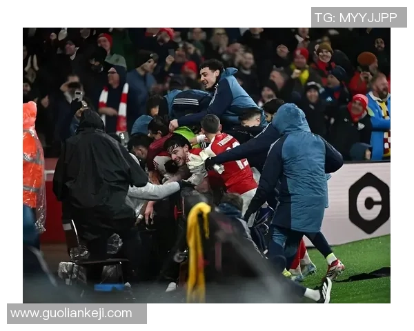 欧联杯曼城逆转阿森纳全场沸腾转会传闻再起